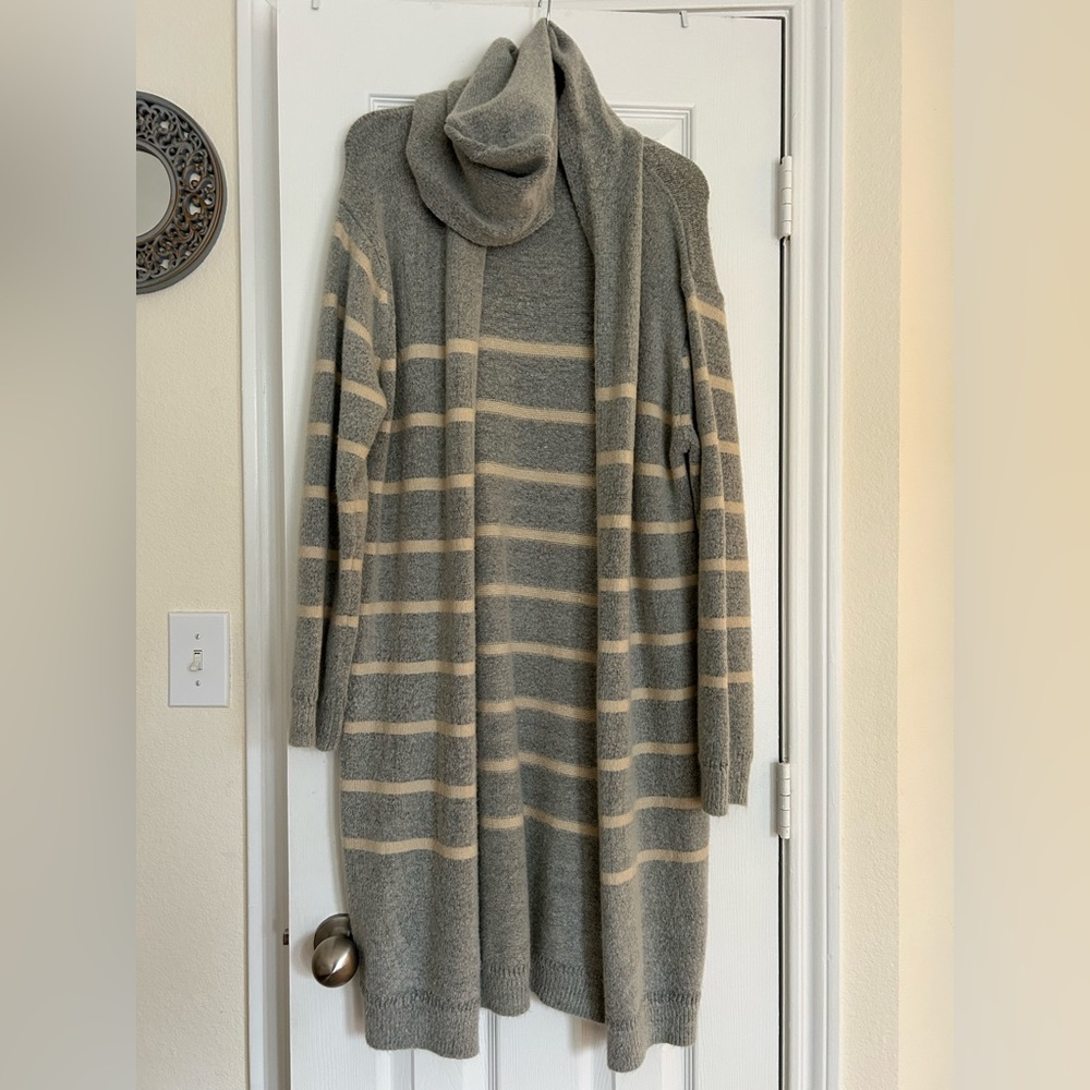 POL long hooded sweater